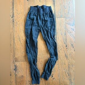 Faherty xs joggers black